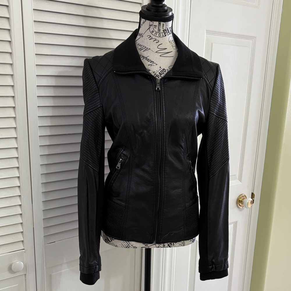 Guess Women's Black Faux Leather Moto Jacket size small in VGUC